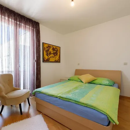 Apartment Luxury Sara *